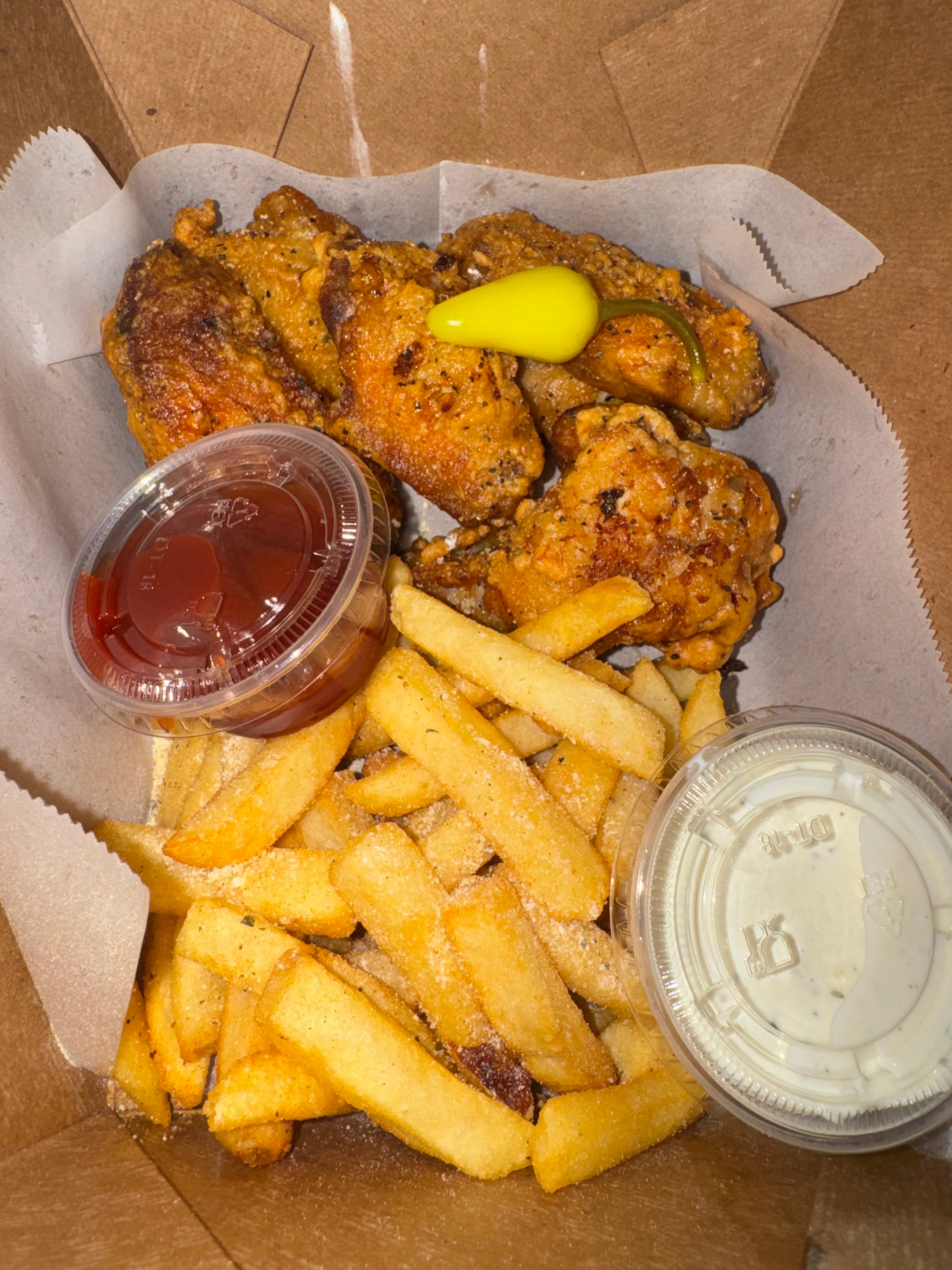 10 Piece Wing and Fries